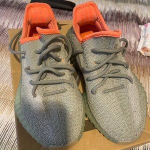 Yeezy boost 350 v2 dessert sage